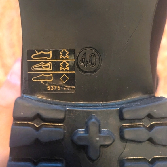 Minnelli Black Leather Buckle Ankle Boots - Size 40 EU / 9 US - New - Picture 4 of 7